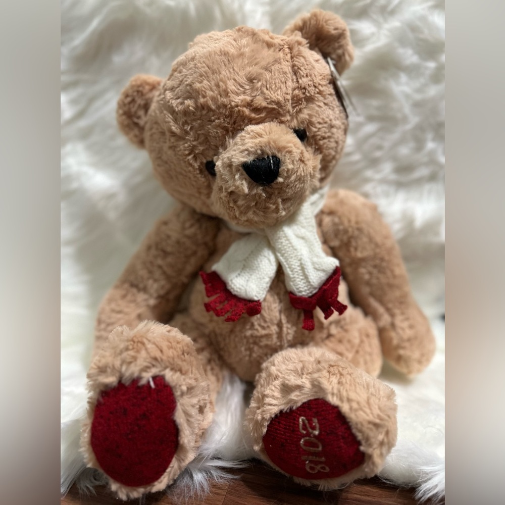 Dillard’s Trimsetter Holiday Bear w/tags